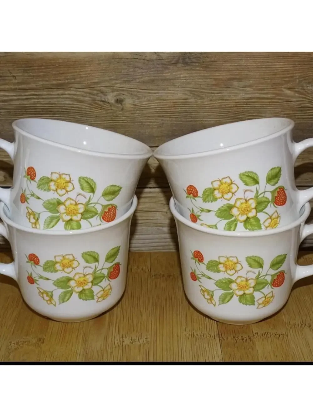 American Vintage  Multi and White Dinnerware